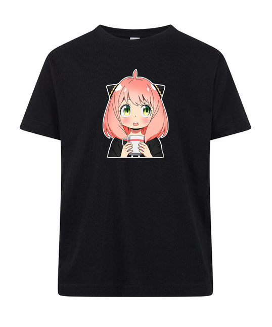 Anya Forger Drinking Spy X Family Tshirt Zwart